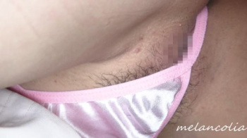 【eros1479ナース盗撮】Tバックのピンク逆三角形Pからはみ出るおマ●コとハミ毛を堪能するロリ系ナースのパンチラ動画の画像