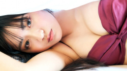 【豊田ルナ21】挑発的な眼差しと大胆なポージングで腰回りとお尻のエロさが際立つ21歳の妖艶さが漂うグラビア画像⑪の画像