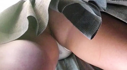 【upskirt2429逆さ撮りJK】プリケツに食い込むちょっと濡れた白Pとしっとりと汗ばむ上気した顔がエロい純朴そうな美少女JK【re-edit】の画像