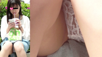 【eros2629座りパンチラ】フロントスケスケの白レースPを座りパンチラし胸チラをも撮られちゃう激カワなOLさんの画像