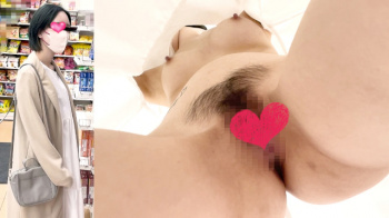 【eros2835ノーパンノーブラ】白ワンピの中にカメラを入れられノーブラノーパンの裸体を撮られる陰毛の生え方がエロいハーフ系美女の画像