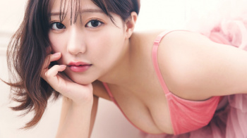 【田中美久16】妖艶な盛り上がりに目を奪われるはち切れそうな豊満バストがエロすぎる水着グラビア画像⑭の画像