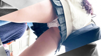 【upskirt3125逆さ撮りJK】文化祭でかなりカワイイJKの激ミニから見えるプリプリの太ももと白サテンPを堪能する動画の画像