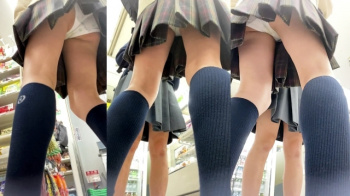 【upskirt3170逆さ撮りJK】コンビニで白地に薄いグレーの水玉Pを撮られる細い太ももと薄いお尻が美味しそうなJKの画像