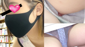 【eros2943乳首チラ・パンチラ】ロントスケスケの陰毛丸見えな水色レースPと胸元から美味しそうなピンク乳首を撮られちゃう美人JDの画像