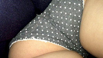【upskirt3347逆さ撮りJK】エスカでめくりパンチラされ生Pとエロいプリプリのお尻を撮られちゃう6名のJKたちの画像