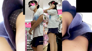 【eros3036ハーパン盗撮】Cくらいな若い娘の白いプリプリの美味しそうな太ももとハーパンの隙間から見える黒Pを堪能する動画の画像
