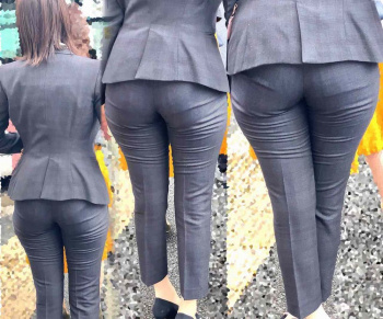 着衣でぷりっぷりなおしり★エロ画像50枚の画像