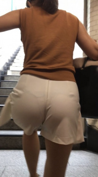 透けパンティーラインが見え★エロ画像50枚の画像