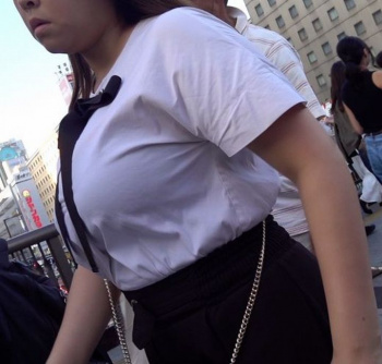 横から立体的なおっぱいを体感★エロ画像49枚の画像