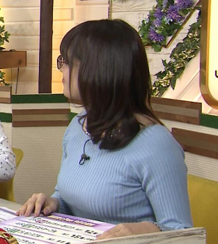 巨乳女子アナは胸を隠しても分かる★エロ画像49枚の画像