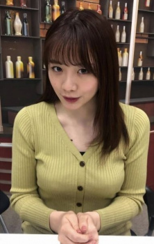 巨乳女子アナを追かけお宝ゲット★エロ画像49枚の画像