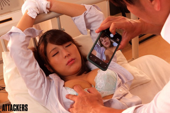 想いをよせる男子生徒の罠にハマり犯される巨乳女教師の画像