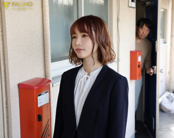 ゴミ部屋に住む隣のキモ中年に監禁され犯され続けメス堕ちする美人OLの画像