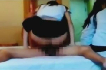 高校生カップルのプラベSEX動画が流出!!制服着たまま騎乗位エッチの画像