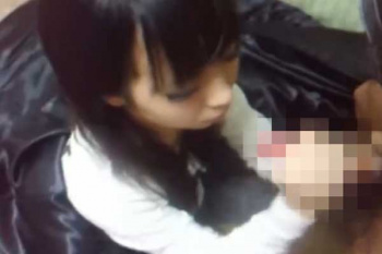 【無修正】ガチJKが手コキフェラで口内射精をする円光動画がこちらの画像