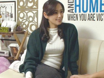 ＜熟女ナンパ＞若者に部屋に連れ込まれた四十路妻の浮気現場を隠し撮り！清楚な人妻は実はむっつりSEX大好きおばさん【中出し】の画像