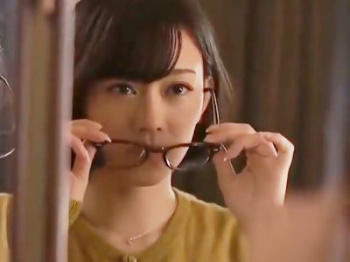 ＜人妻＞元上司にレ●プされた若妻！イモい主婦が寝取られ美人な垢抜けに妻に変貌！オヤジ好みに調教され陥落する奥様【西野翔】の画像