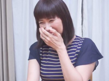 ＜熟女＞『もうしばらくぶりですよ♥』買い物帰りのおばさんをナンパ！四十路人妻を愛用の電マでイかせ欲しがり美魔女に中出しの画像