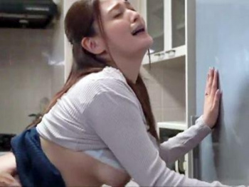 ＜熟女暴行＞『やめて下さい！』義父に恨まれ凌辱される巨乳人妻！エロボディの嫁を容赦なく鬼突きレ●プ【ながえスタイル】の画像