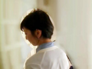 ＜熟女ナンパ＞押しに弱かった清楚な人妻のお宅にあがりこみ自宅中出し♥艶めかしい華奢ボディとSEXがエロい主婦をハメまくりの画像