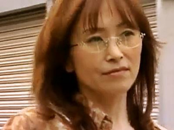 ＜人妻＞懲りない万引き妻 窃盗を止められない奥様がセックスでチャラに！ドスケべ母ちゃんのしたたかな性遍歴【ヘンリー塚本】の画像