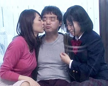 【近親相姦】中出し近親親子丼!孕ませ覚悟で母に一発、妹に一発!SEXに飢えた馬鹿兄貴の童貞棒が大暴走wwwの画像