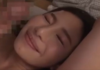 幸せそうな表情で顔射される小野夕子がエロすぎるwの画像