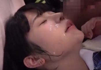 思春期JKにデカチンポを見せつける!興奮してそのままエッチwの画像