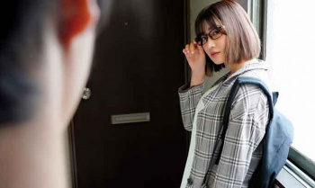 寝取り AV｜彼女がいない間にバイト先の巨乳娘とハメまくる｜藤森里穂の画像