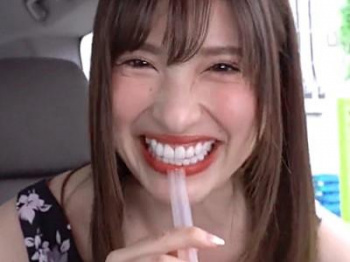 《タピオカ媚薬アクメ》性感爆発ドリンクでお漏らし絶頂！痙攣が止まらないガンギマリ巨乳美少女に中出し！【素人ナンパ企画】の画像