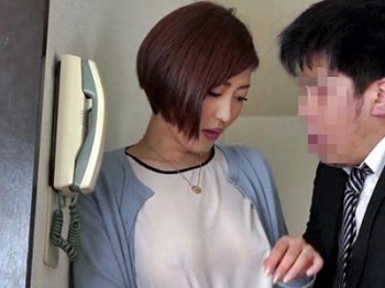 《ノーブラ団地妻》二度見するほど透けている人妻奥さんの乳首に我慢できず昼間からセックス！！【熟女/巨乳/美魔女】の画像