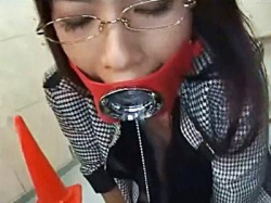 喉の奥まで犯したい…巨乳メガネの女教師を服従させて開口器具で強制イラマチオレイプ！立花里子の画像