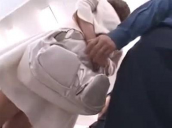 《人妻痴漢レイプ》学校の授業参観にきた巨乳ママさんを教室でイタズラして廊下に連れ出し犯す鬼畜凌辱強姦魔！！の画像