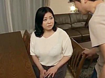 《人妻×NTR》巨乳な弟の嫁に我慢できない！ぽっちゃりボインな肉付きの熟女が巨根義兄を惑わせる性的関係へと発展！の画像