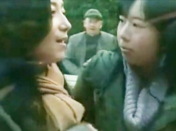 《ヘンリー塚本》『誰にも、過去はあります』訳あり盲目の熟女母と18歳の娘を受け入れた男が親子丼セックスを味わう人生ドラマの画像