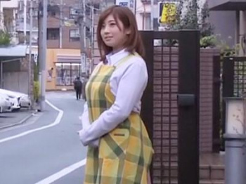 《人妻中出し》感じやすいムッチリぽっちゃり巨乳奥さん♥他人棒に喘いで泣き崩れる夫の前で種付け膣内射精ピストン寝取られ！の画像