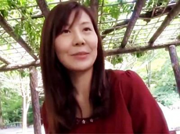 《人妻 不倫旅行》学習塾経営の美熟女奥さま！乳輪がエロい美魔女マダムと温泉宿！臨場感たっぷりなハメ撮り個人撮影！の画像