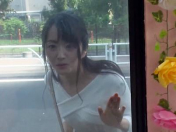 《MM号・人妻・四十路》昭和生まれの素人おばさん♥♥！結婚１０年目の美人熟女が家庭を忘れてご無沙汰イキ！【マジックミラー】の画像