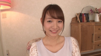 【麻生遥】清楚な二十歳娘の上半身脱ぎフェラ抜き【顔射gifあり】の画像