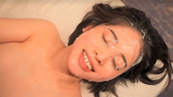 【MINAMO】大型新人女優に大量6連続ぶっかけ 無駄な顔射無しで良し!【gifあり】の画像
