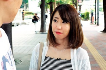 【シリーズ25弾、素敵な美オバサン4人が登場】恥ずかしながらも品が漂うビンカンさがたまらないこれぞ本物のオバサン、ミニスカートがよく似合いむっちりとしたお尻が魅力的でピクピクとアクメしまくるオバサン、ショートヘアーでおしゃぶり大好き、ちんこをうれしそうに触るエロいオバサン、むっちりとした太ももがたまらないオバサンを堪能くださいの画像