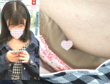 胸チラ盗撮　おっぱい丸見え！！ワンピースの隙間から乳首。の画像