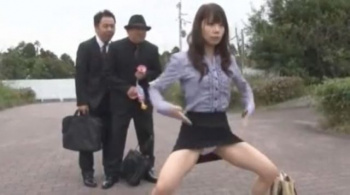 加藤梓 催眠にかけられた美人OLが全裸になって恥ずかしいポーズを連発しちゃうｗｗｗの画像
