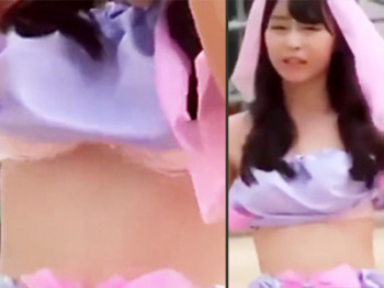 【運動会盗撮動画】露出度高めの衣装でダンスを披露する女子校生…踊る度に衣装が捲れ上がってブラチラ連発wwの画像