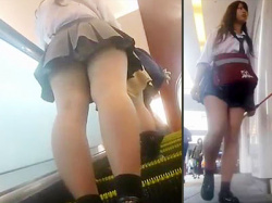 【JKローアングル盗撮動画】横浜市の戸塚駅構内を歩く超ミニスカ制服の女子校生…駅構内＆エスカレーターで逆さ撮りｗｗの画像