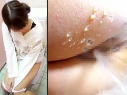 【おしっこ盗撮動画】大行列を作る公衆トイレ…必死に尿意を我慢し続けた女性たちのジェット噴射オシッコを隠しカメラ撮りｗｗの画像