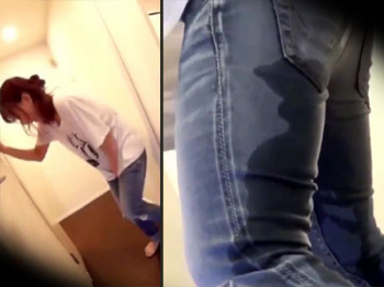 【デニムお漏らし盗撮動画】ほんまにまじヤバイヤバイヤバイ…トイレがずっと使用中で我慢の限界に達した瞬間wwの画像