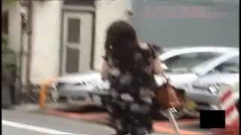 【アナルオナニー盗撮動画】おまんこだけでは満足出来なくなったお姉さんがお尻の穴で自慰する様子！の画像