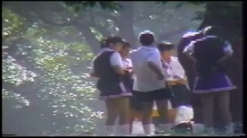 【野外JK着替え盗撮動画】外で着替えて丸見え状態も数がいれば羞恥心なんてありません！の画像